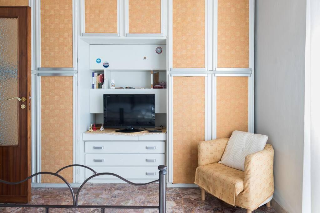 Top Floor Apartment Near Historic Fortino Catane Extérieur photo