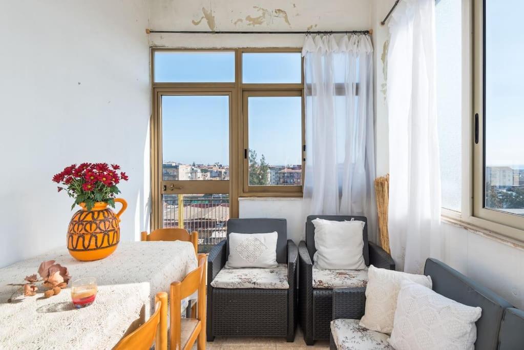 Top Floor Apartment Near Historic Fortino Catane Extérieur photo