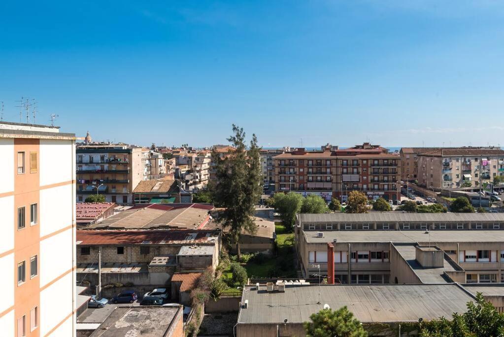 Top Floor Apartment Near Historic Fortino Catane Extérieur photo