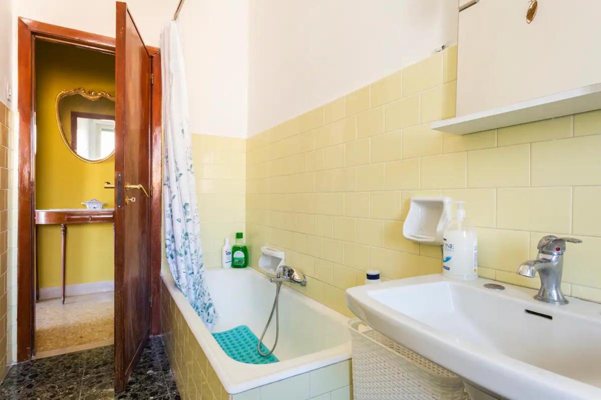 Top Floor Apartment Near Historic Fortino Catane Extérieur photo