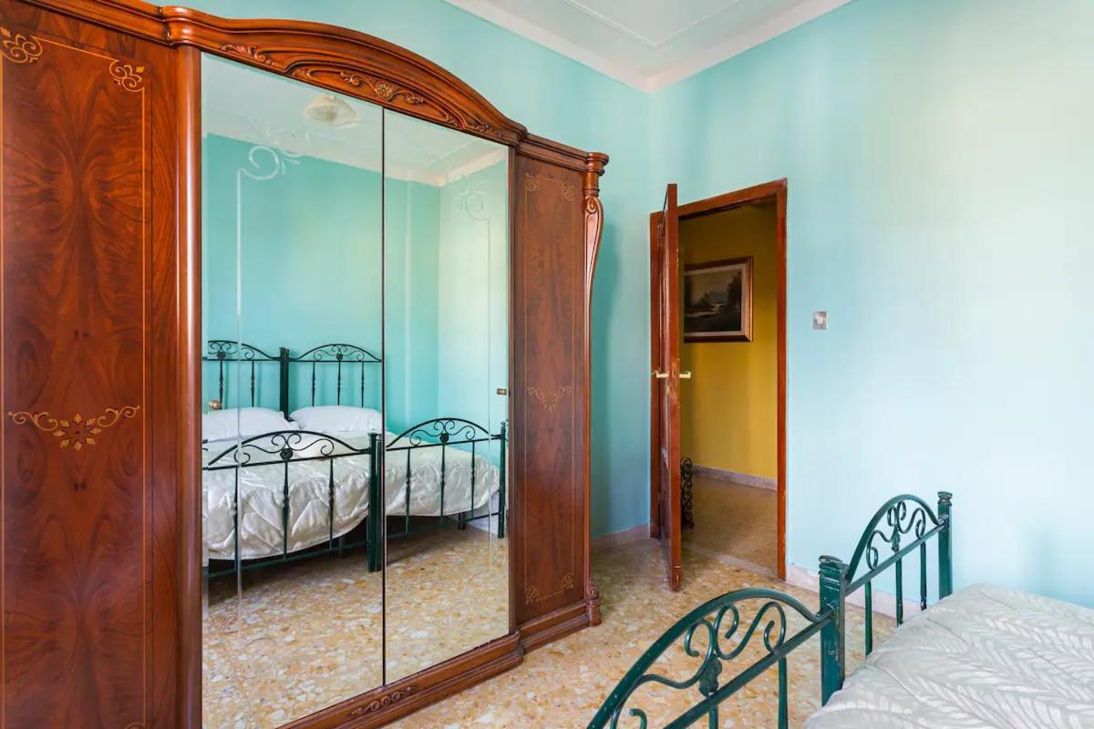 Top Floor Apartment Near Historic Fortino Catane Extérieur photo
