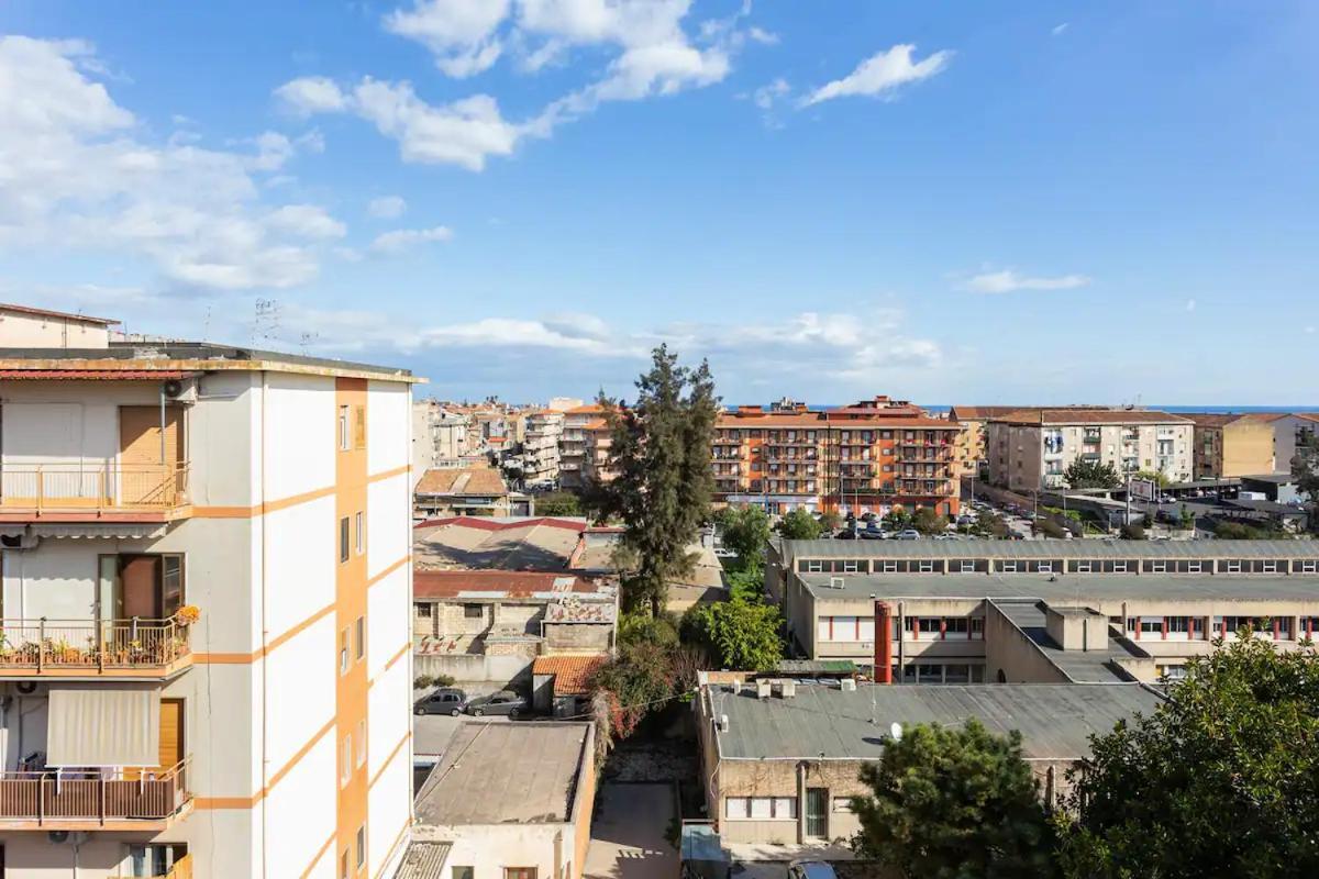 Top Floor Apartment Near Historic Fortino Catane Extérieur photo