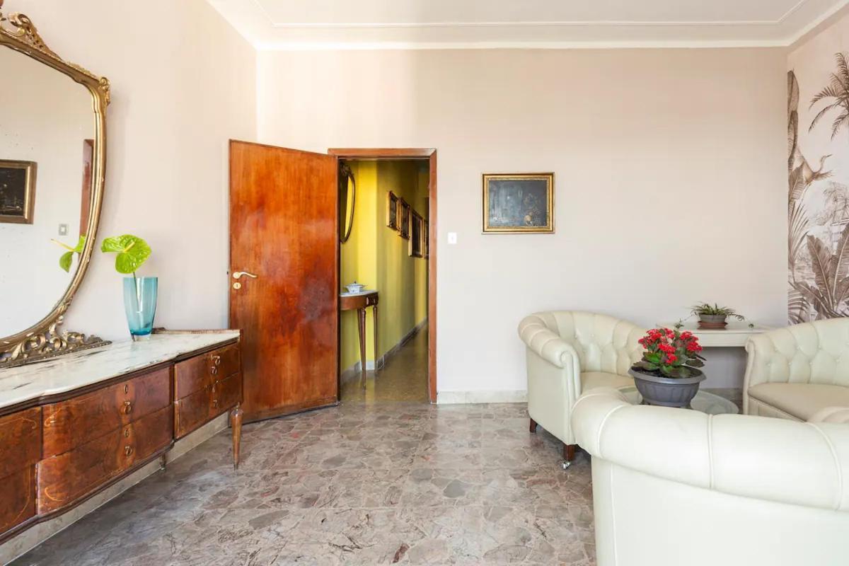 Top Floor Apartment Near Historic Fortino Catane Extérieur photo